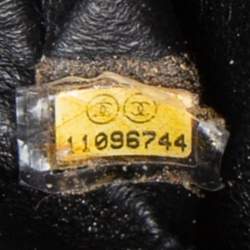 مملوكة مسبقًا حقيبة يد شانيل كراون سي سي جلد كافيار مبطن سوداء صغيرة