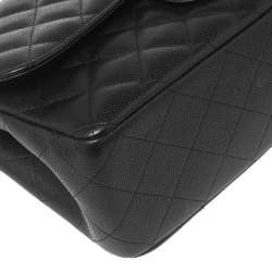 Pre Owned حقيبة شانيل "جامبو كلاسيك" جلد كافيار مبطن أسود بقلاب مزدوج 