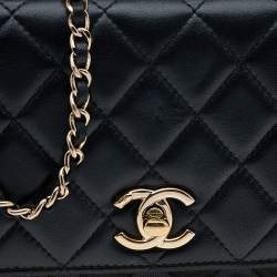 Pre Owned Chanel Black Quilted Leather Trendy CC Wallet On Chain