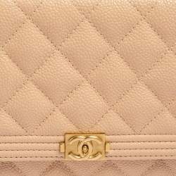 مملوكة مسبقًا محفظة بسلسلة شانيل بوي جلد مبطن أخضر