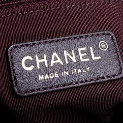 مملوكة مسبقًا حقيبة شانيل إيزي جلد مبطن شيفرون ذهبي بقلاب متوسطة