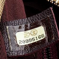 مملوكة مسبقًا حقيبة شانيل إيزي جلد مبطن شيفرون ذهبي بقلاب متوسطة