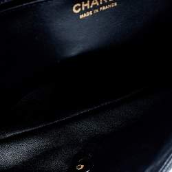 مملوكة مسبقًا Chanel Black Quilted Caviar Leather Jumbo Classic Single Flap Bag