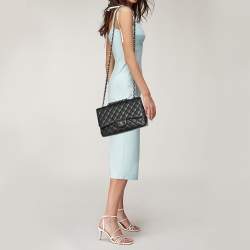 مملوكة مسبقًا Chanel Black Quilted Caviar Leather Jumbo Classic Single Flap Bag