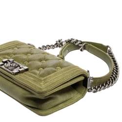 Pre Owned حقيبة شانيل تشيسترفيلد بادينغ بوي جلد نوبوك مبطن بني بقلاب صغيرة 