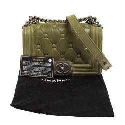 Pre Owned حقيبة شانيل تشيسترفيلد بادينغ بوي جلد نوبوك مبطن بني بقلاب صغيرة 