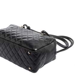 مملوكة مسبقًا حقيبة شانيل باولر كامبون لين جلد سوداء مبطنة