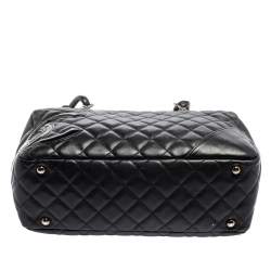 مملوكة مسبقًا حقيبة شانيل باولر كامبون لين جلد سوداء مبطنة