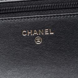 مملوكة مسبقًا حقيبة كلتش شانيل "WOC" نمط متعرج كلاسيك جلد لامع بيج