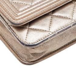 Pre Owned محفظة شانيل بوي جلد مبطن أخضر موس بسلسلة