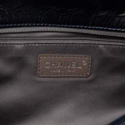 Pre Owned Chanel Navy Blue Quilted Cracked Patent Calfskin CC Flap Bag