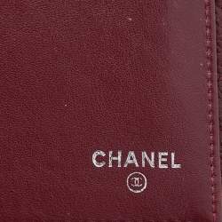 مملوكة مسبقًا محفظة شانيل فرينش جلد كافيار مبطن أحمر داكن بقلاب طويلة 