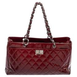 Pre Owned Chanel Burgundy Ombré Quilted Patent Leather 2.55 Reissue Bag
