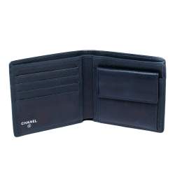 مملوكة مسبقًا Chanel Dark Blue Leather CC Camellia Bifold Wallet