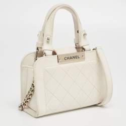 Pre Owned Chanel White Quilted Leather Mini Label Click Tote