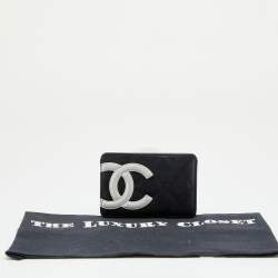 مملوكة مسبقًا محفظة بطاقات شانيل لاين كامبون جلد أسود مبطن