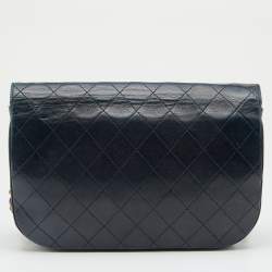 مملوكة مسبقًا حقيبة كتف شانيل هالف مون فينتدج جلد مبطن كحلي داكن 