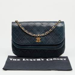 مملوكة مسبقًا حقيبة كتف شانيل هالف مون فينتدج جلد مبطن كحلي داكن 