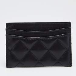 مملوكة مسبقًا Chanel Black Quilted Leather CC Card Holder