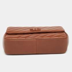 مملوكة مسبقًا حقيبة بقلاب شانيل جامبو كوكو جلد مبطن مائل بني