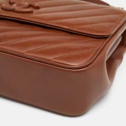 مملوكة مسبقًا حقيبة بقلاب شانيل جامبو كوكو جلد مبطن مائل بني