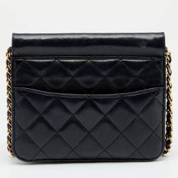 مملوكة مسبقًا حقيبة شانيل فينتدج جلد سوداء مبطنة مربعة بقلاب صغيرة