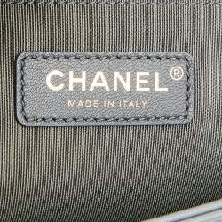 مملوكة مسبقًا حقيبة بقلاب شانيل بوي جلد مبطن رصاصي متوسطة