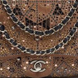 Pre Owned حقيبة شانيل  كلاسيك جلد وسويدي بني مزخرفة كريستال بقلاب متوسطة 