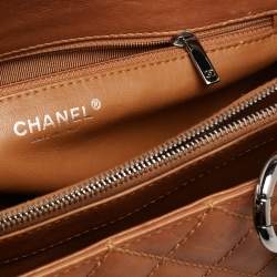 مملوكة مسبقًا حقيبة يد توتس شانيل غراند شوبر جلد مبطن بني فاتح