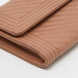 مملوكة مسبقًا Chanel Beige Caviar Chevron Quilted Leather Boy Flap Wallet