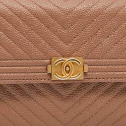 مملوكة مسبقًا Chanel Beige Caviar Chevron Quilted Leather Boy Flap Wallet