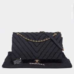 مملوكة مسبقًا Chanel Black Chevron Canvas XXL Patchwork Flap Bag