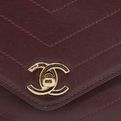 Pre Owned Chanel Burgundy Chevron Leather Chain Waist Bag
