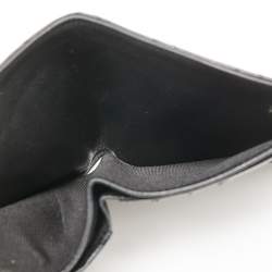 مملوكة مسبقًا Chanel Black Quilted Leather Bifold Wallet