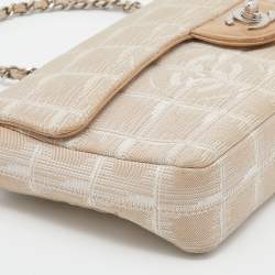 مملوكة مسبقًا حقيبة شانيل ترافيل لين إي / دبليو كانفاس بيج مبطن بقلاب