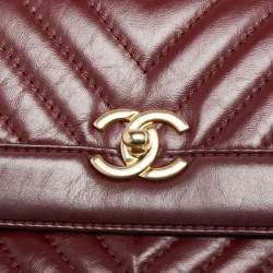 Pre Owned Chanel Red Chevron Leather Classic Top Handle Bag