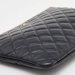 Pre Owned Chanel Black Quilted Leather O Case Clutch