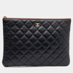 Pre Owned Chanel Black Quilted Leather O Case Clutch