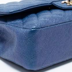 Pre Owned حقيبة شانيل كلاسيك جلد كافيار مبطن أزرق بقلاب مزدوج متوسطة