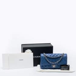 Pre Owned حقيبة شانيل كلاسيك جلد كافيار مبطن أزرق بقلاب مزدوج متوسطة