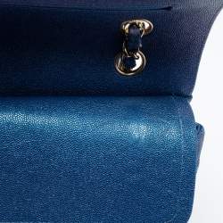 Pre Owned حقيبة شانيل كلاسيك جلد كافيار مبطن أزرق بقلاب مزدوج متوسطة