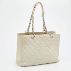 مملوكة مسبقًا حقيبة يد شانيل جراند شوبينج جلد كافيار مبطن أوف وايت