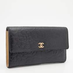 مملوكة مسبقًا محفظة شانيل كاميليا جلد أسود بقلاب