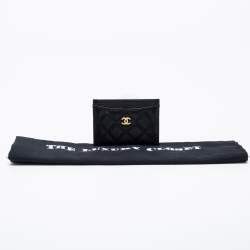 مملوكة مسبقًا Chanel Black Quilted Lambskin Leather Classic Card Holder