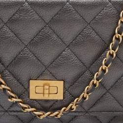 مملوكة مسبقًا محفظة بسلسلة شانيل ريإيشو 2.55 جلد مبطن رصاصية ميتالك