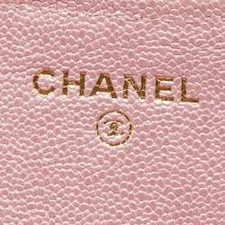 مملوكة مسبقًا Chanel Iridescent Pink Quilted Caviar Leather Classic Trifold Flap Wallet
