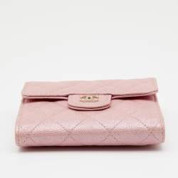 مملوكة مسبقًا Chanel Iridescent Pink Quilted Caviar Leather Classic Trifold Flap Wallet