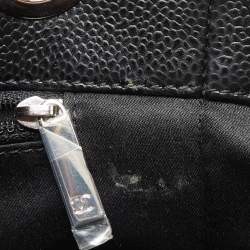 Pre Owned حقيبة يد شانيل شوبر بيتيت جلد كافايار مبطن سو داء 