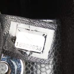 Pre Owned حقيبة يد شانيل شوبر بيتيت جلد كافايار مبطن سوداء 