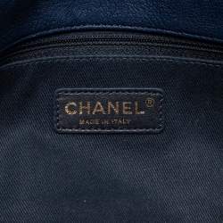 Pre Owned Chanel Blue Chevron Leather Medium Classic Single Flap Bag